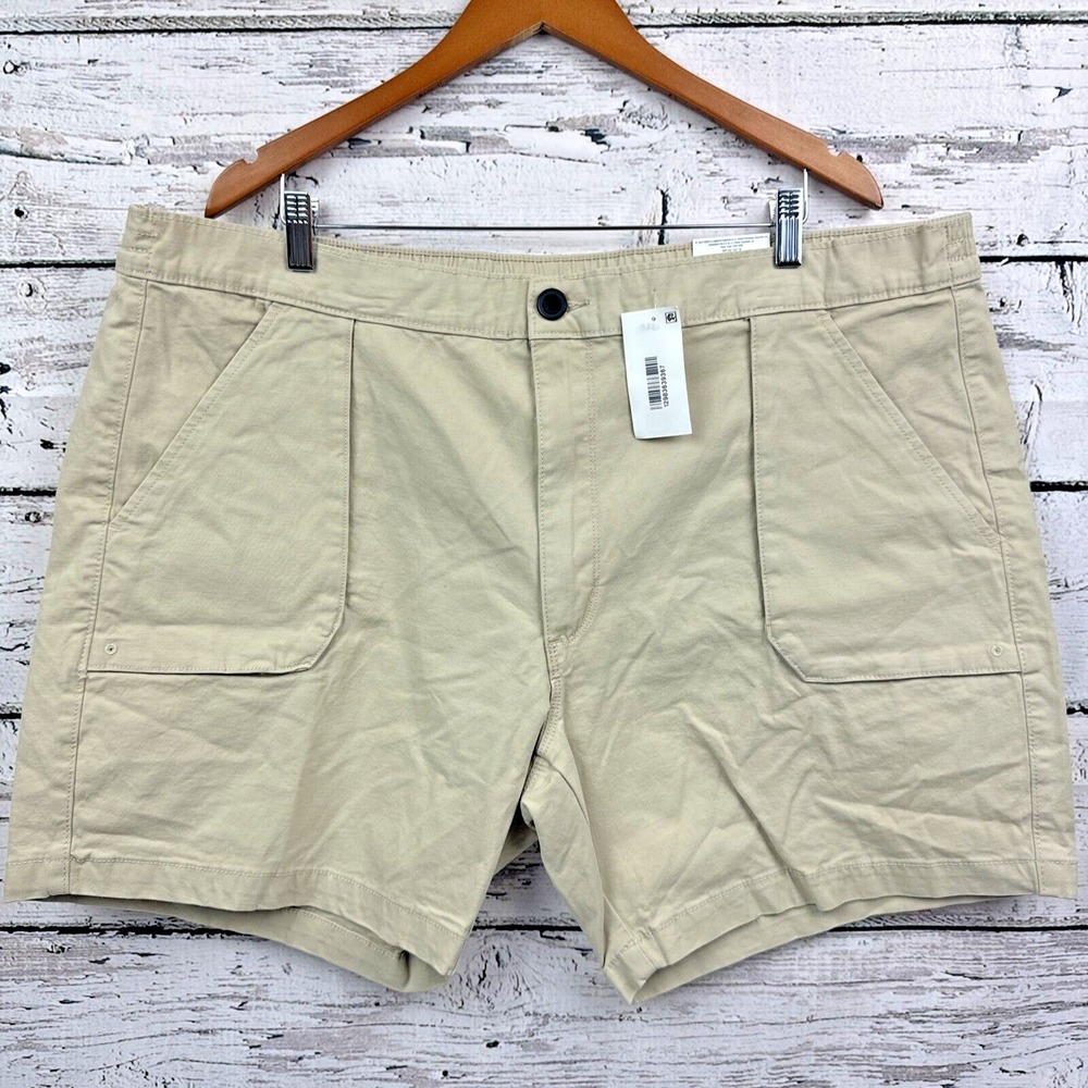 St. John's Bay Men's Beige 🆕 7"‎ Inseam Cotton Hiking Shorts (Size 44) New